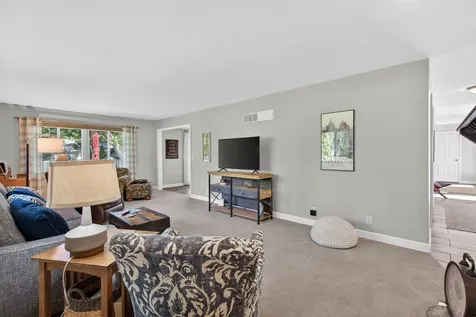 223 Willow Lane Geneva IL 60134