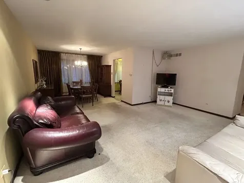 532 South Blackstone Avenue Glenwood IL 60425