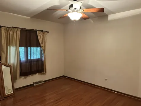 532 South Blackstone Avenue Glenwood IL 60425