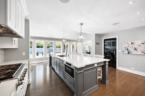 2 Hickory Lane Northbrook IL 60062