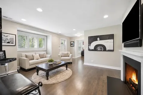 2 Hickory Lane Northbrook IL 60062