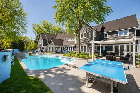 2 Hickory Lane Northbrook IL 60062