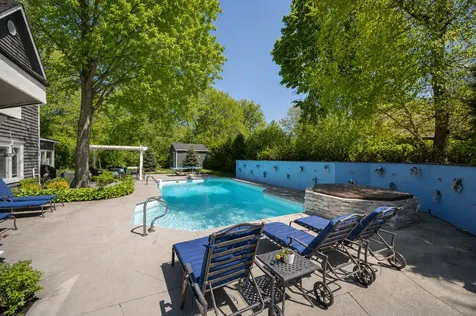 2 Hickory Lane Northbrook IL 60062