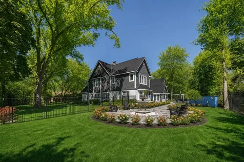 2 Hickory Lane Northbrook IL 60062