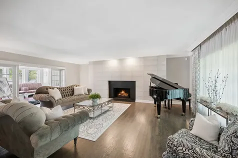 2 Hickory Lane Northbrook IL 60062