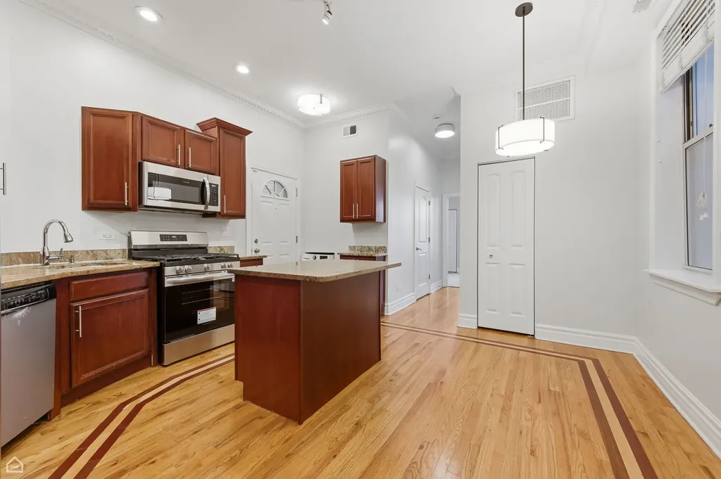 4852 South Prairie Avenue Chicago IL 60615