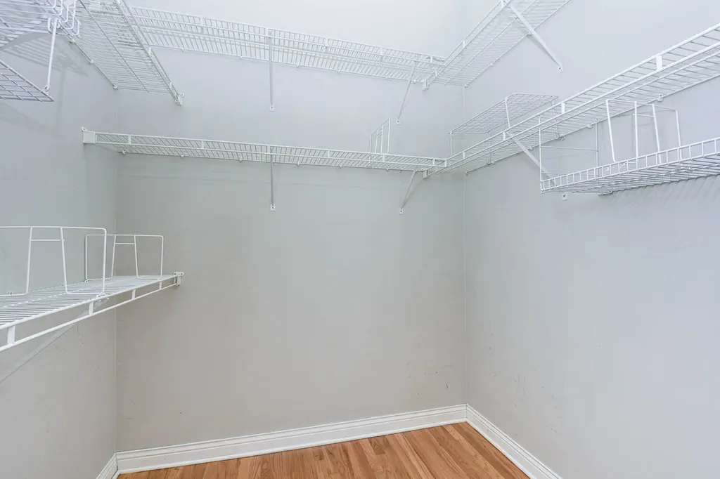 930 West Cuyler Avenue Chicago IL 60613