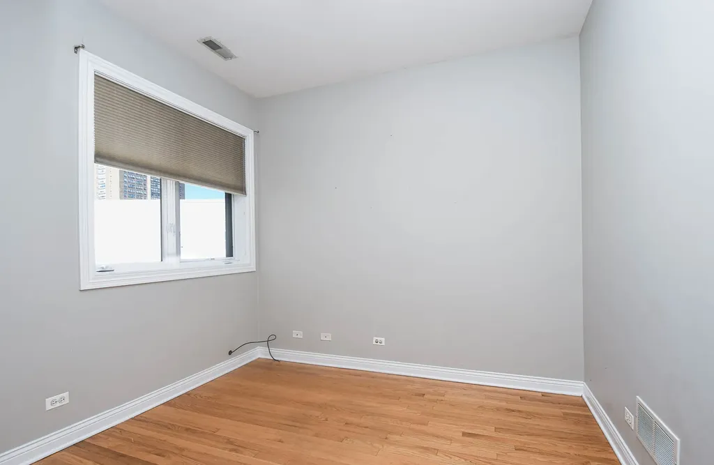 930 West Cuyler Avenue Chicago IL 60613