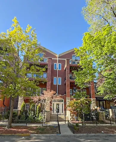 930 West Cuyler Avenue Chicago IL 60613