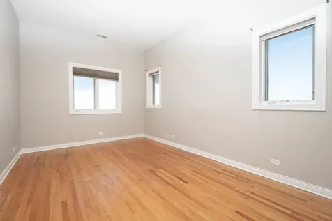 930 West Cuyler Avenue Chicago IL 60613
