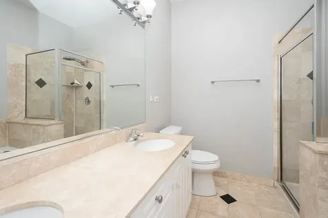 930 West Cuyler Avenue Chicago IL 60613