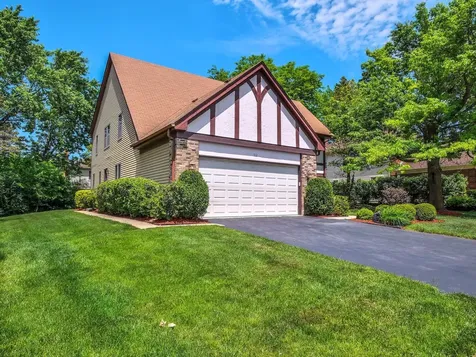 312 West Brampton Lane Arlington Heights IL 60004