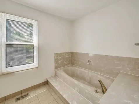 312 West Brampton Lane Arlington Heights IL 60004