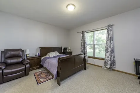 109 Hunter Court Grayslake IL 60030
