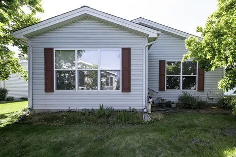 109 Hunter Court Grayslake IL 60030