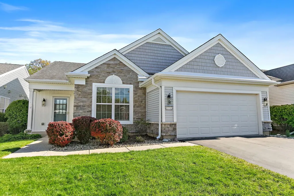 13761 Chestnut Lane Huntley IL 60142
