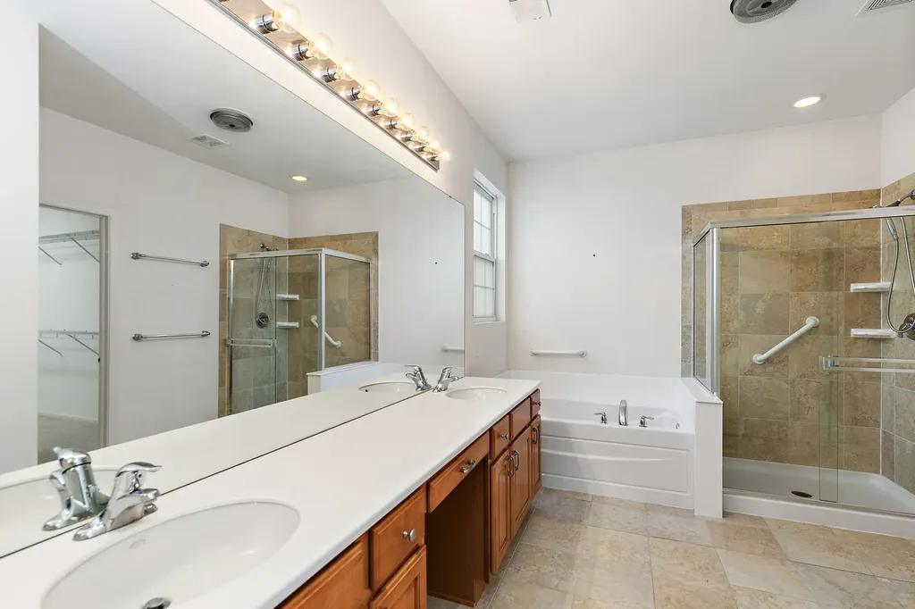 13761 Chestnut Lane Huntley IL 60142