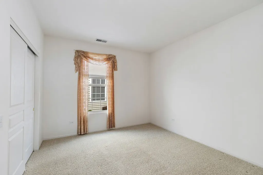 13761 Chestnut Lane Huntley IL 60142