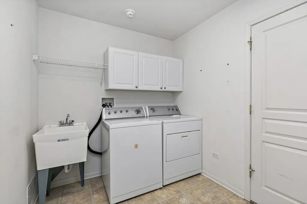 13761 Chestnut Lane Huntley IL 60142
