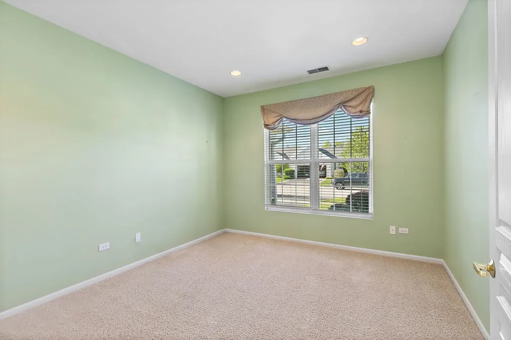 13761 Chestnut Lane Huntley IL 60142