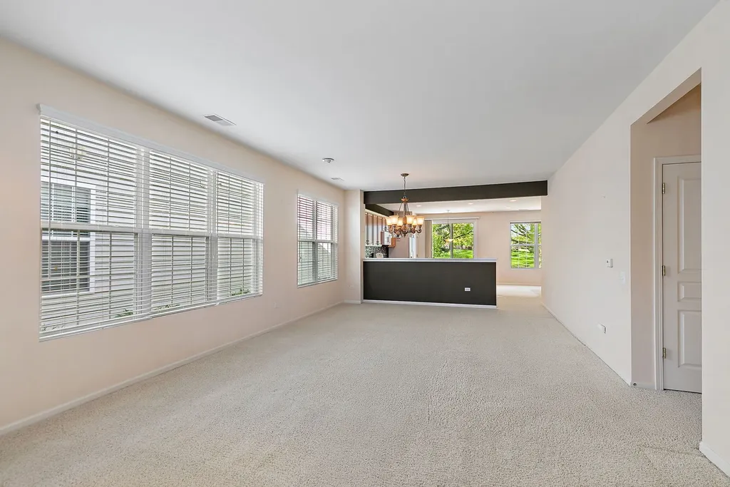 13761 Chestnut Lane Huntley IL 60142