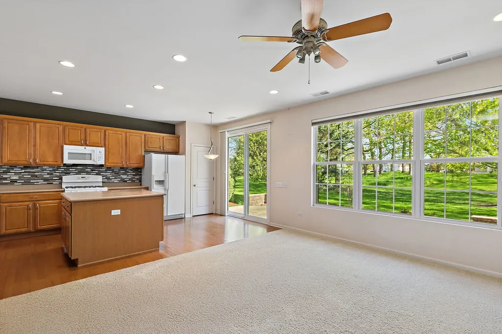 13761 Chestnut Lane Huntley IL 60142
