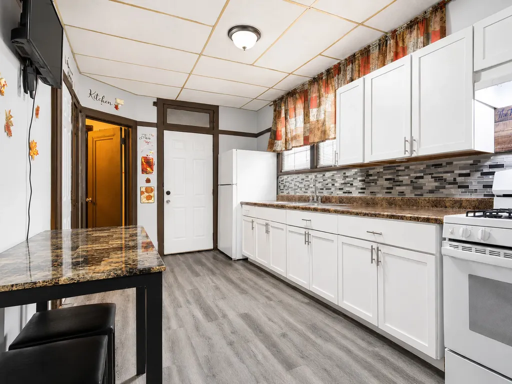 8047 South Hermitage Avenue Chicago IL 60620
