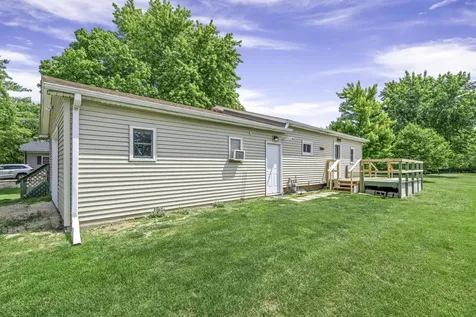 237 Chapman Street Paw Paw IL 61353