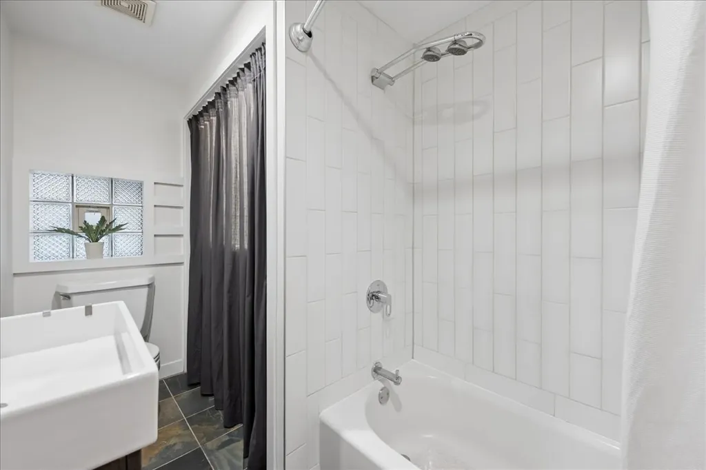 464 North Aberdeen Street Chicago IL 60642