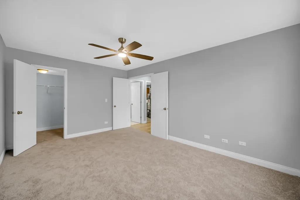 2136 Southwind Circle Schaumburg IL 60194