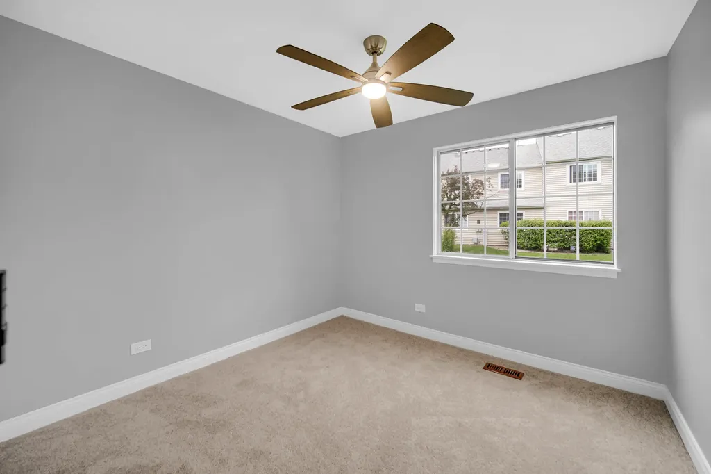 2136 Southwind Circle Schaumburg IL 60194