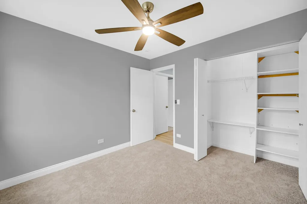 2136 Southwind Circle Schaumburg IL 60194