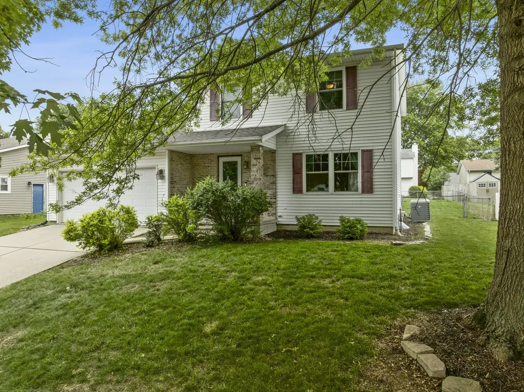 1303 Kenneth Drive Bloomington IL 61704