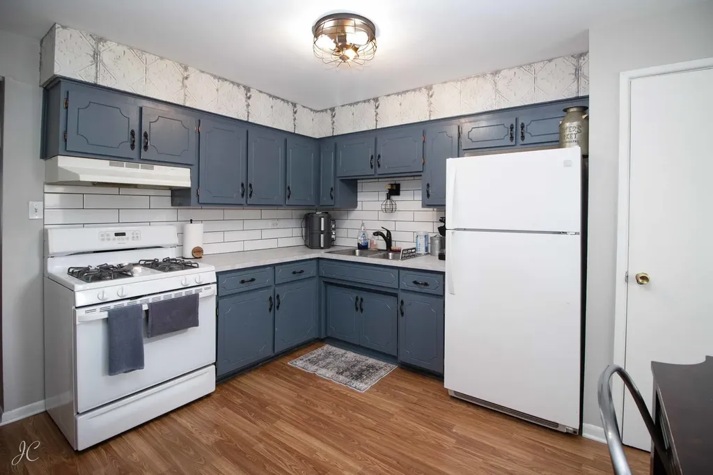 10803 South Pulaski Road Chicago IL 60655