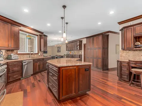 5605 South Kensington Avenue Countryside IL 60525