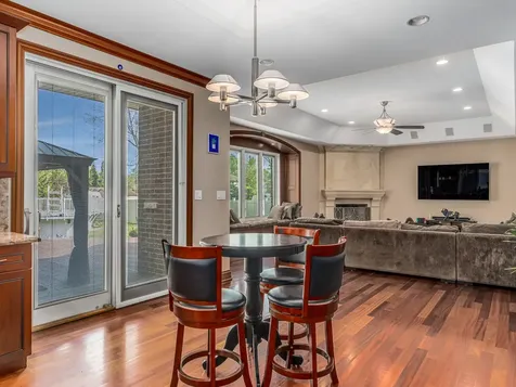 5605 South Kensington Avenue Countryside IL 60525