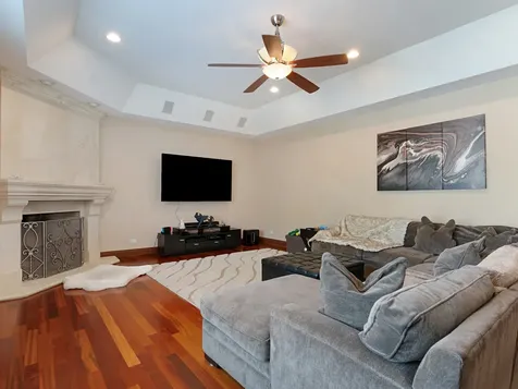 5605 South Kensington Avenue Countryside IL 60525