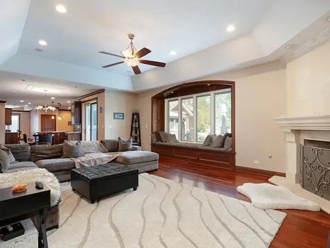 5605 South Kensington Avenue Countryside IL 60525