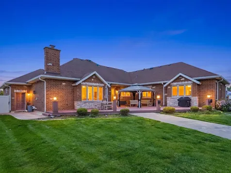 5605 South Kensington Avenue Countryside IL 60525