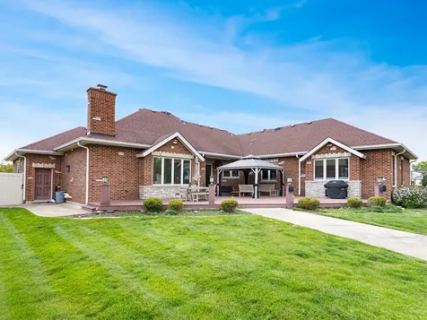 5605 South Kensington Avenue Countryside IL 60525