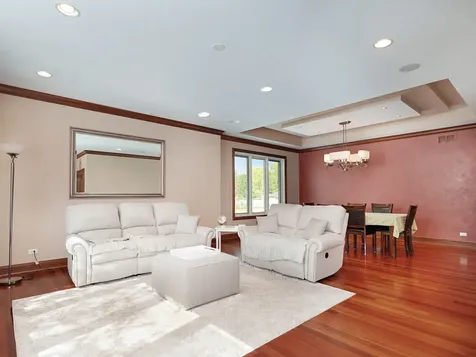 5605 South Kensington Avenue Countryside IL 60525