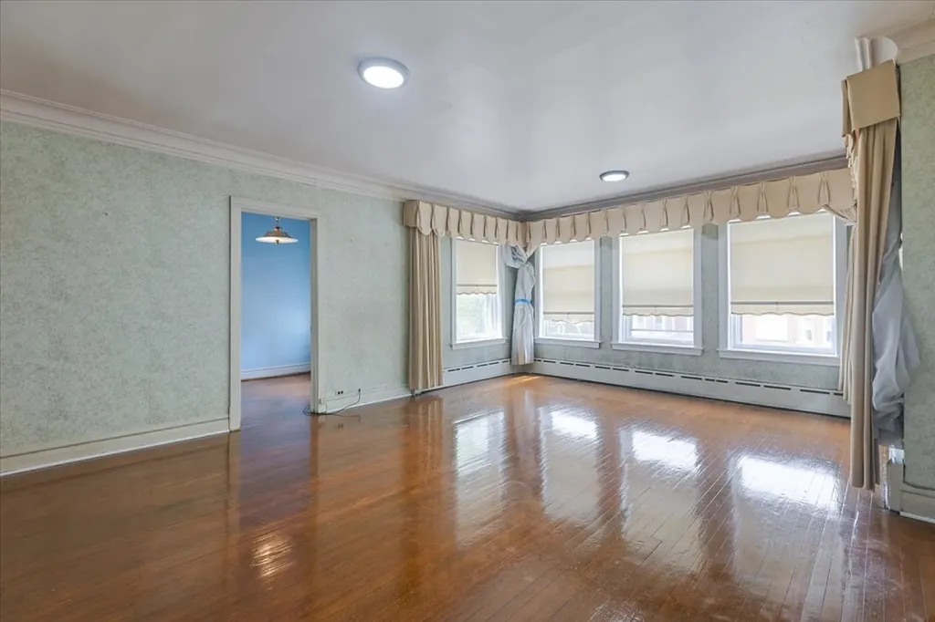 6219 North Claremont Avenue Chicago IL 60659