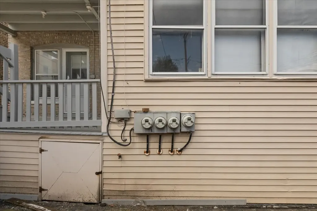 6219 North Claremont Avenue Chicago IL 60659