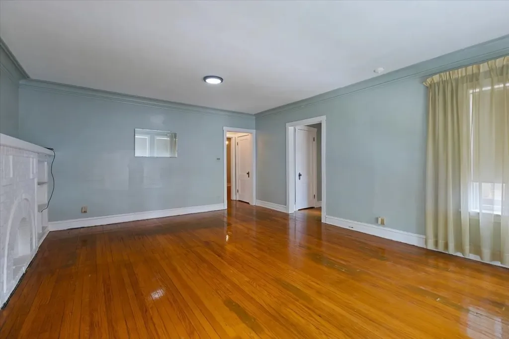 6219 North Claremont Avenue Chicago IL 60659