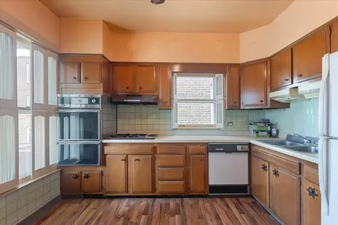 6219 North Claremont Avenue Chicago IL 60659