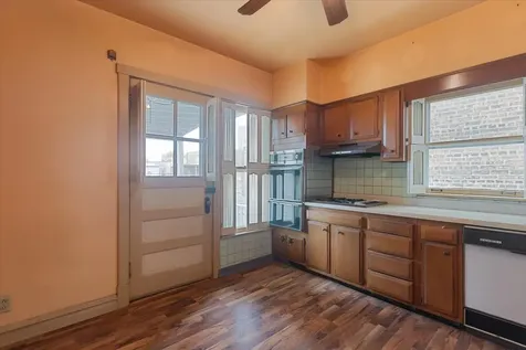 6219 North Claremont Avenue Chicago IL 60659