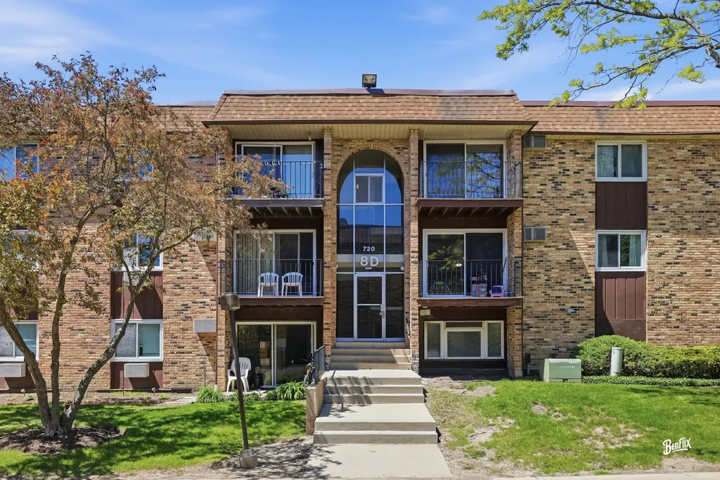 720 Hill Drive Hoffman Estates IL 60169
