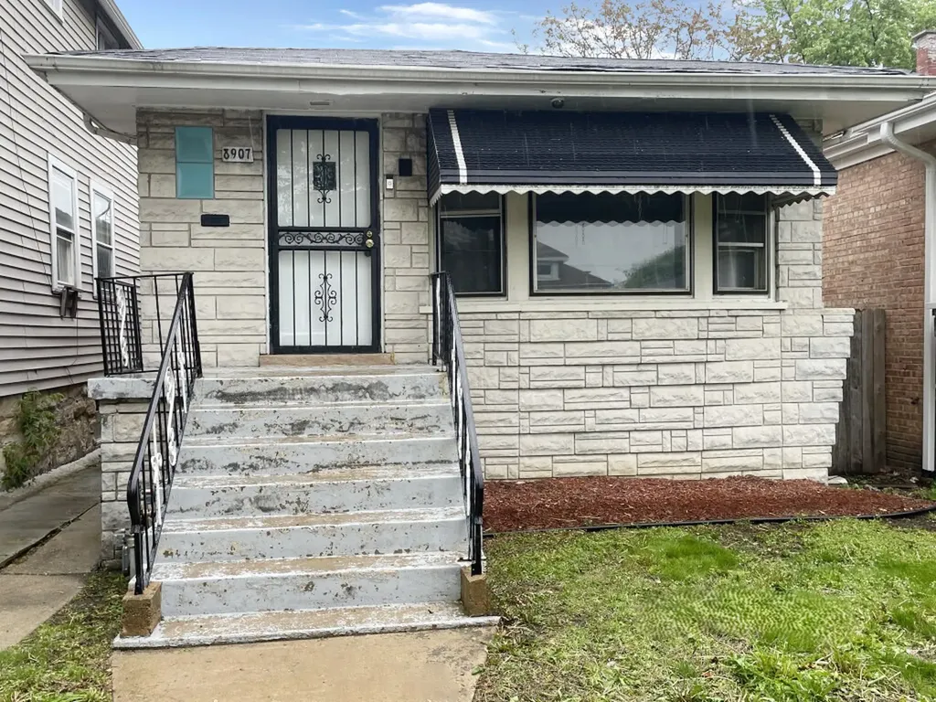8907 South Parnell Avenue Chicago IL 60620