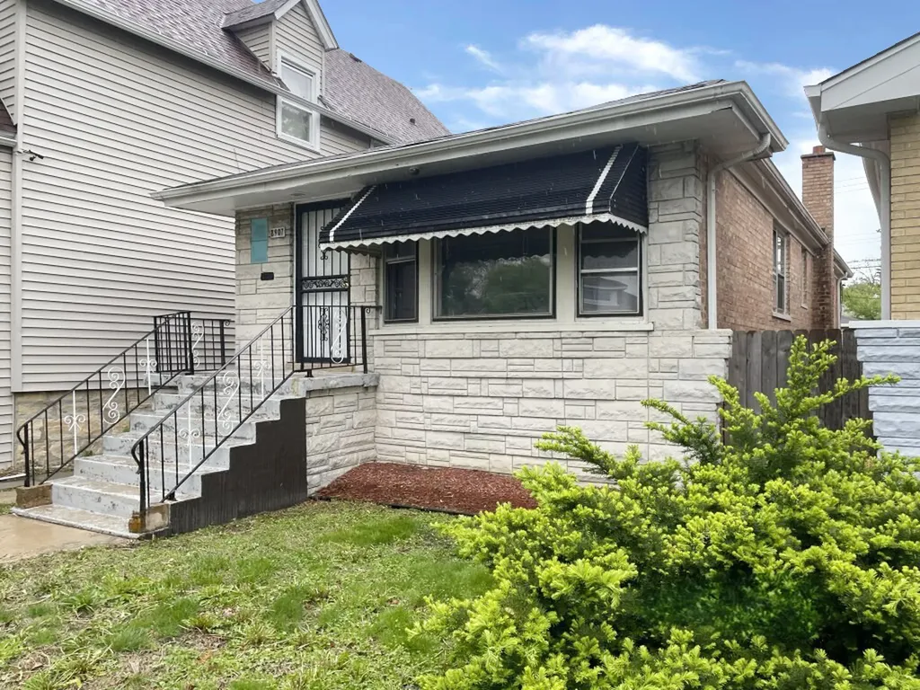 8907 South Parnell Avenue Chicago IL 60620