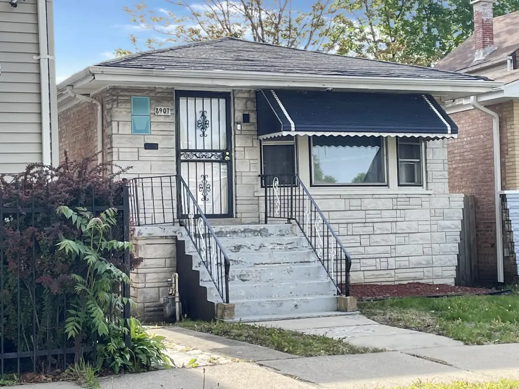 8907 South Parnell Avenue Chicago IL 60620